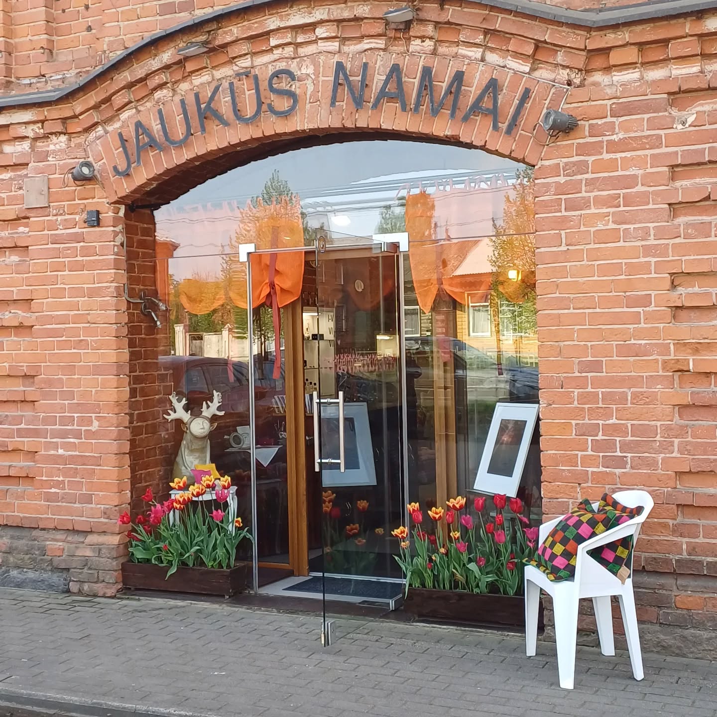 Jaukūs namai