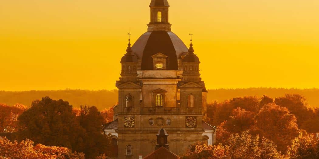 Coffee, Culture, and Crimson Leaves: Autumn in Kaunas